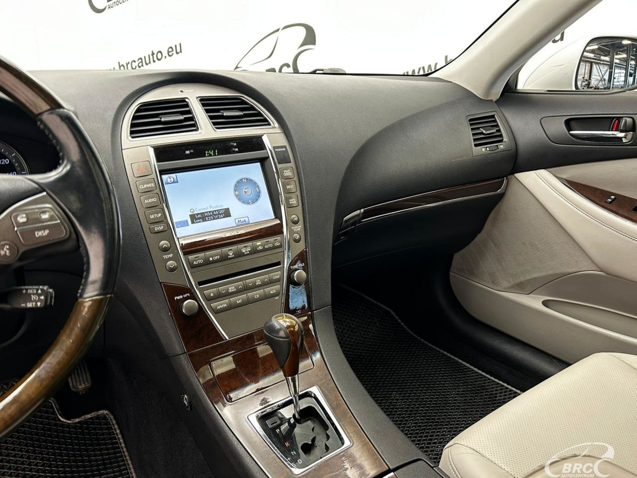 Lexus ES 350 | 16