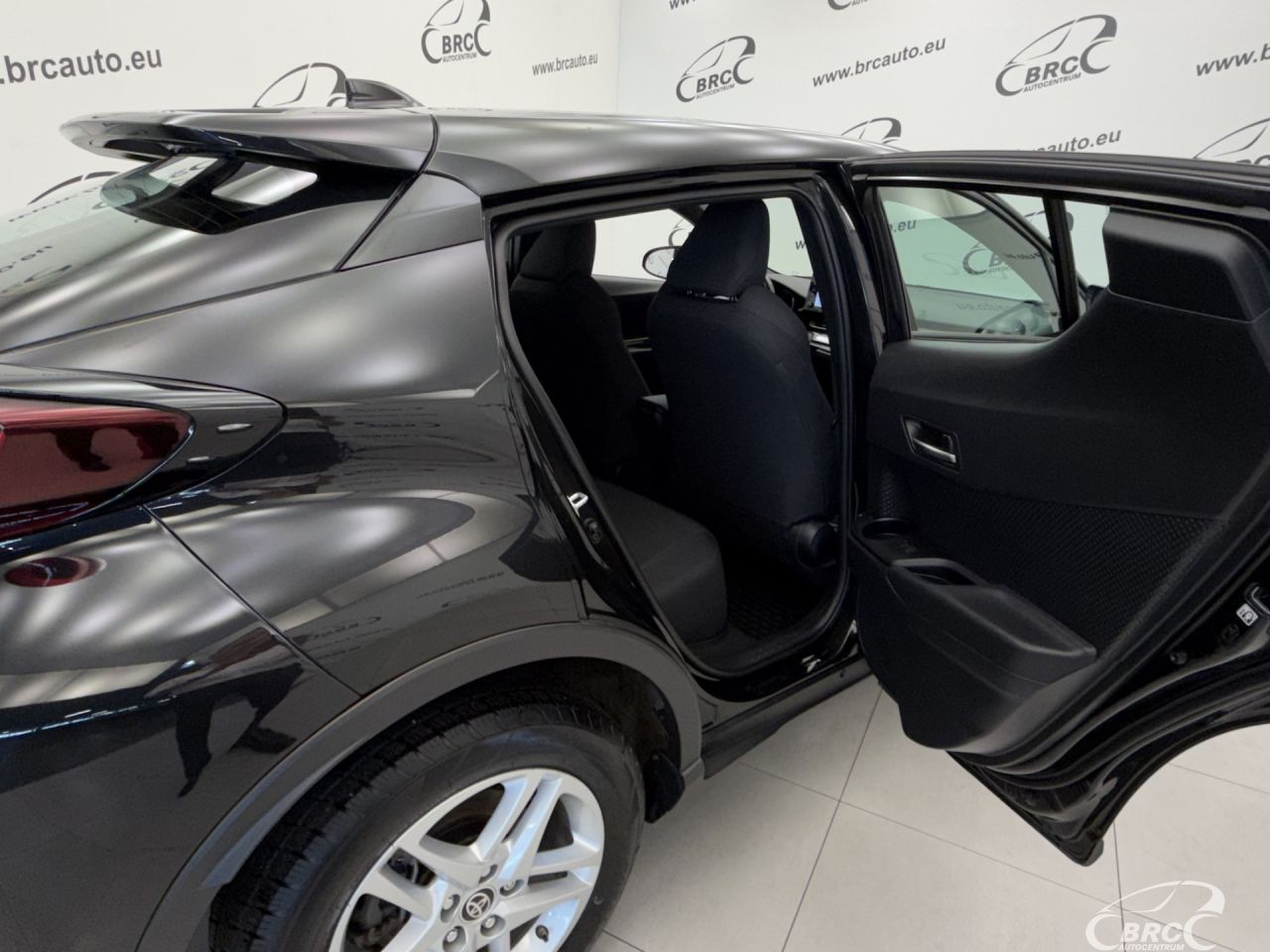 Toyota C-HR | 11