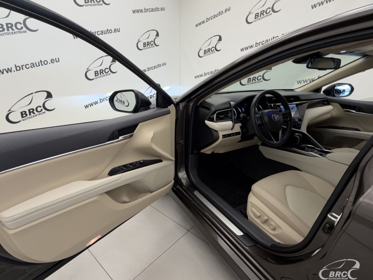 Toyota Camry | 17