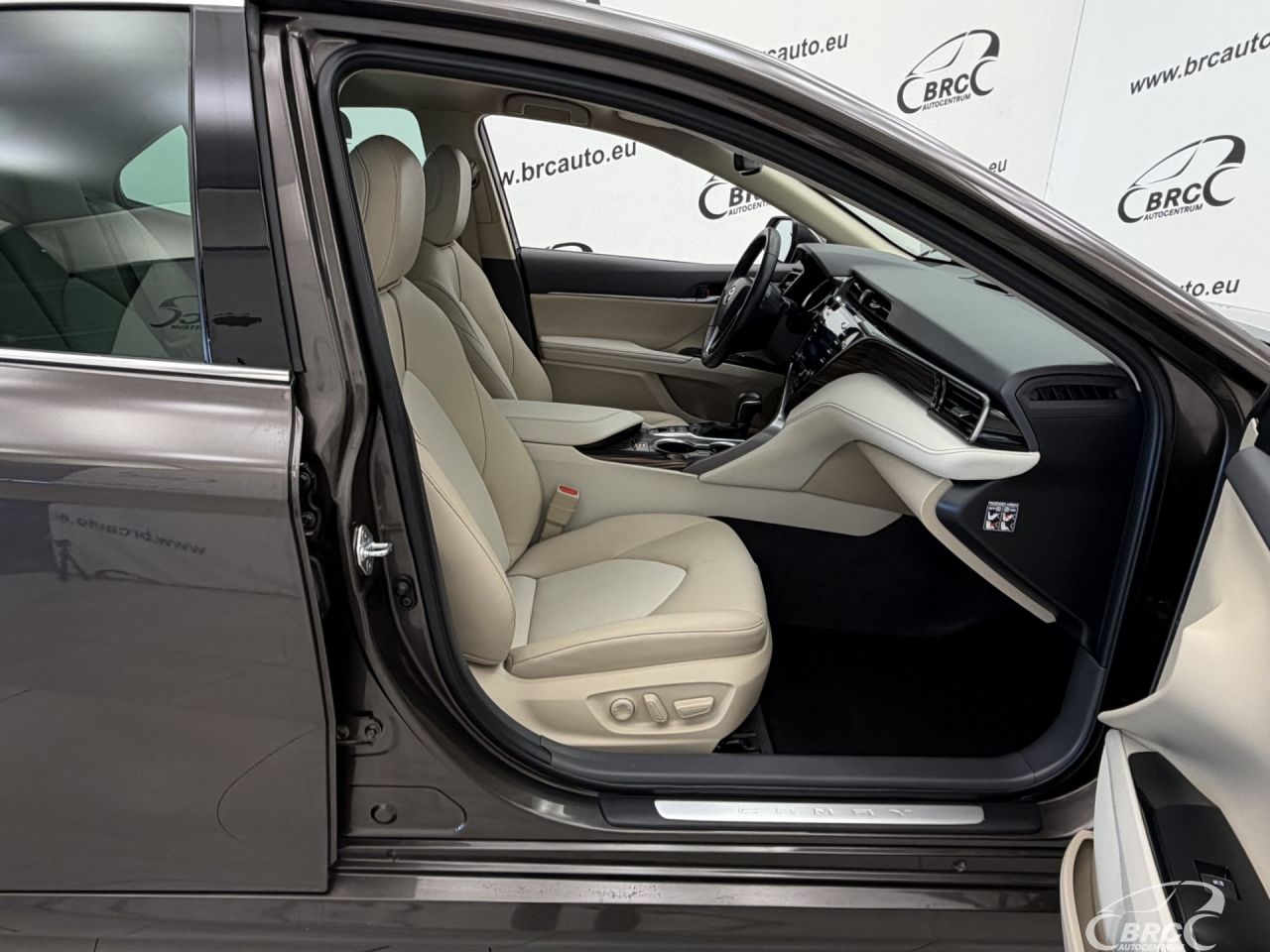 Toyota Camry | 3