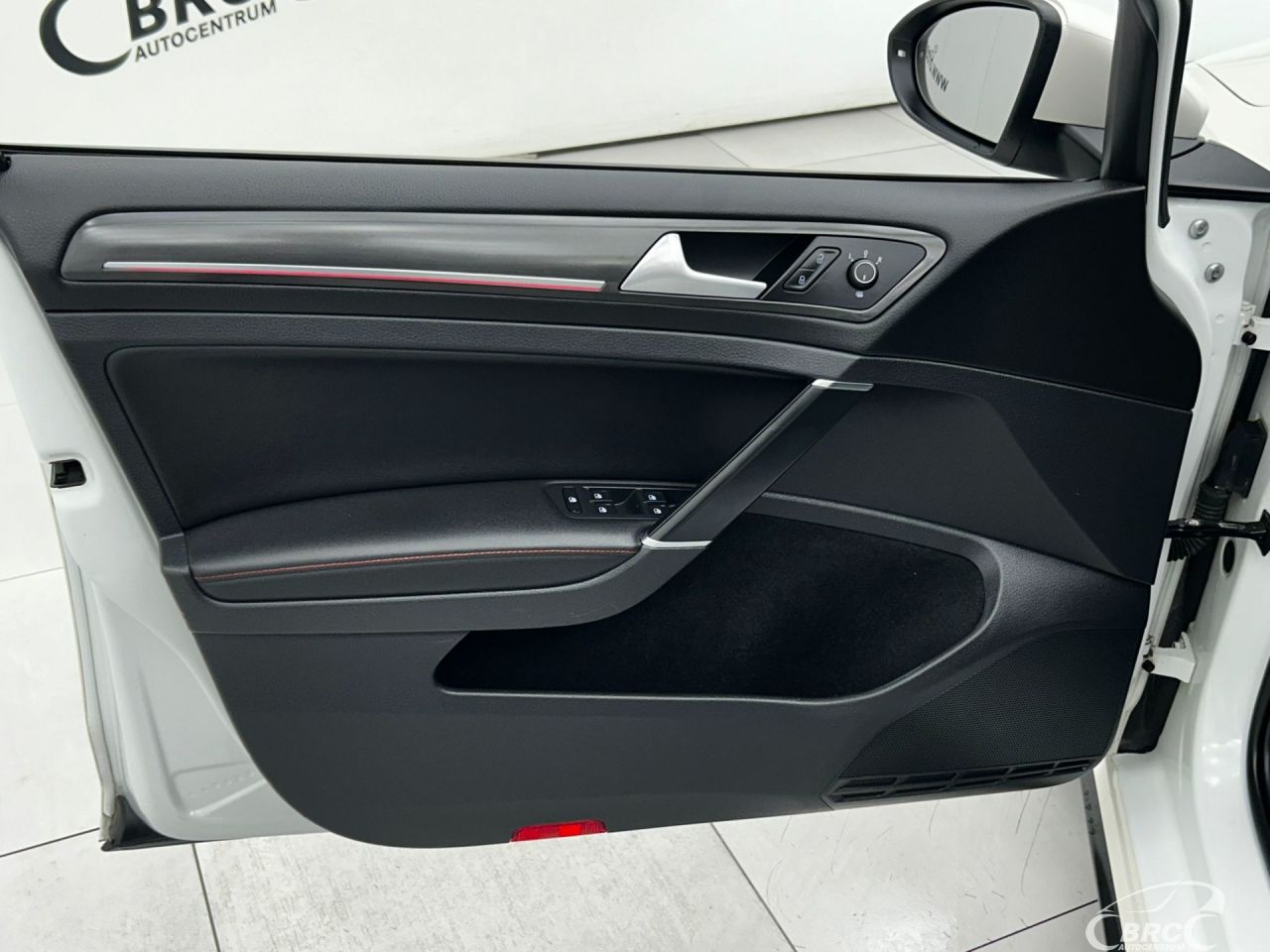 Volkswagen Golf | 3