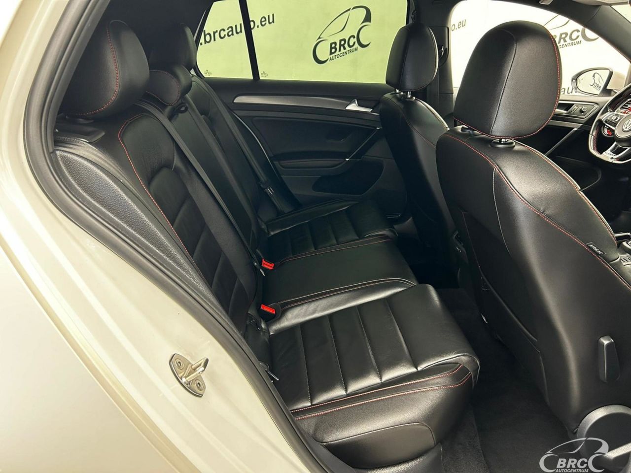 Volkswagen Golf | 8