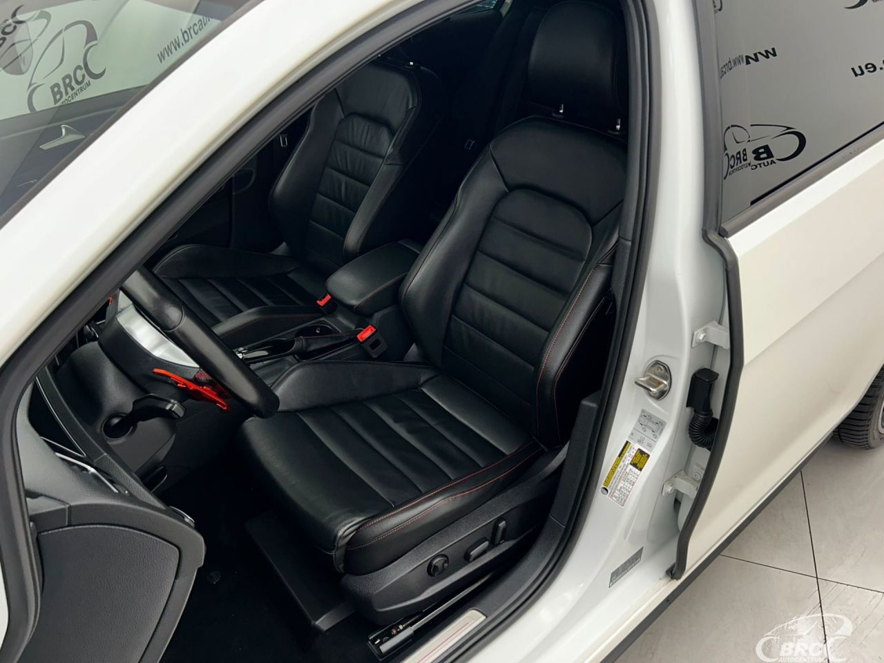 Volkswagen Golf | 10