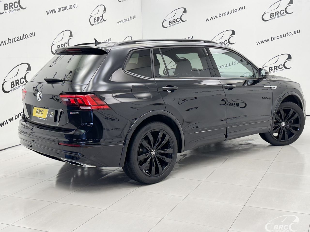 Volkswagen Tiguan | 1