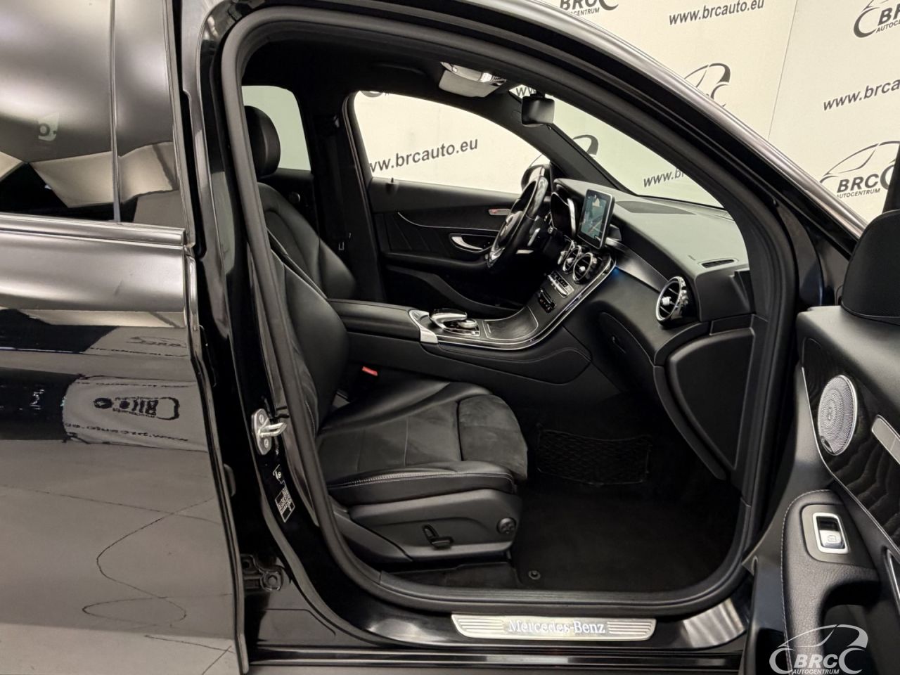 Mercedes-Benz GLC350 | 3