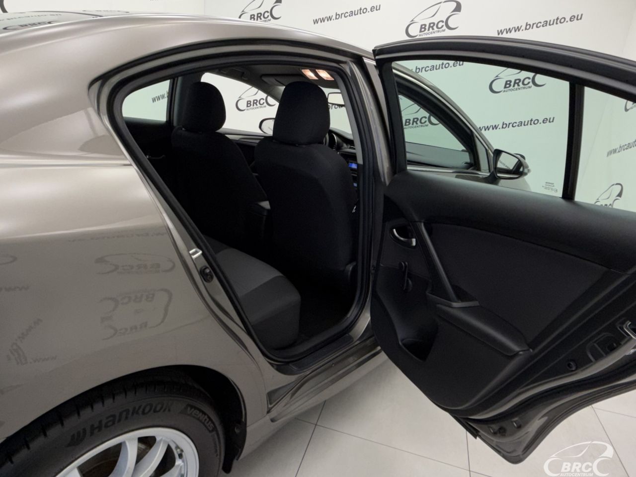 Toyota Avensis | 11