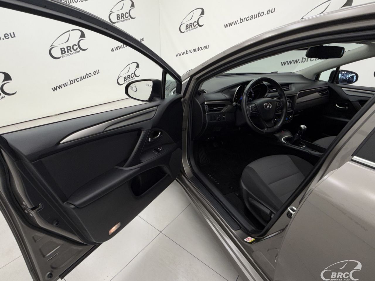 Toyota Avensis | 16