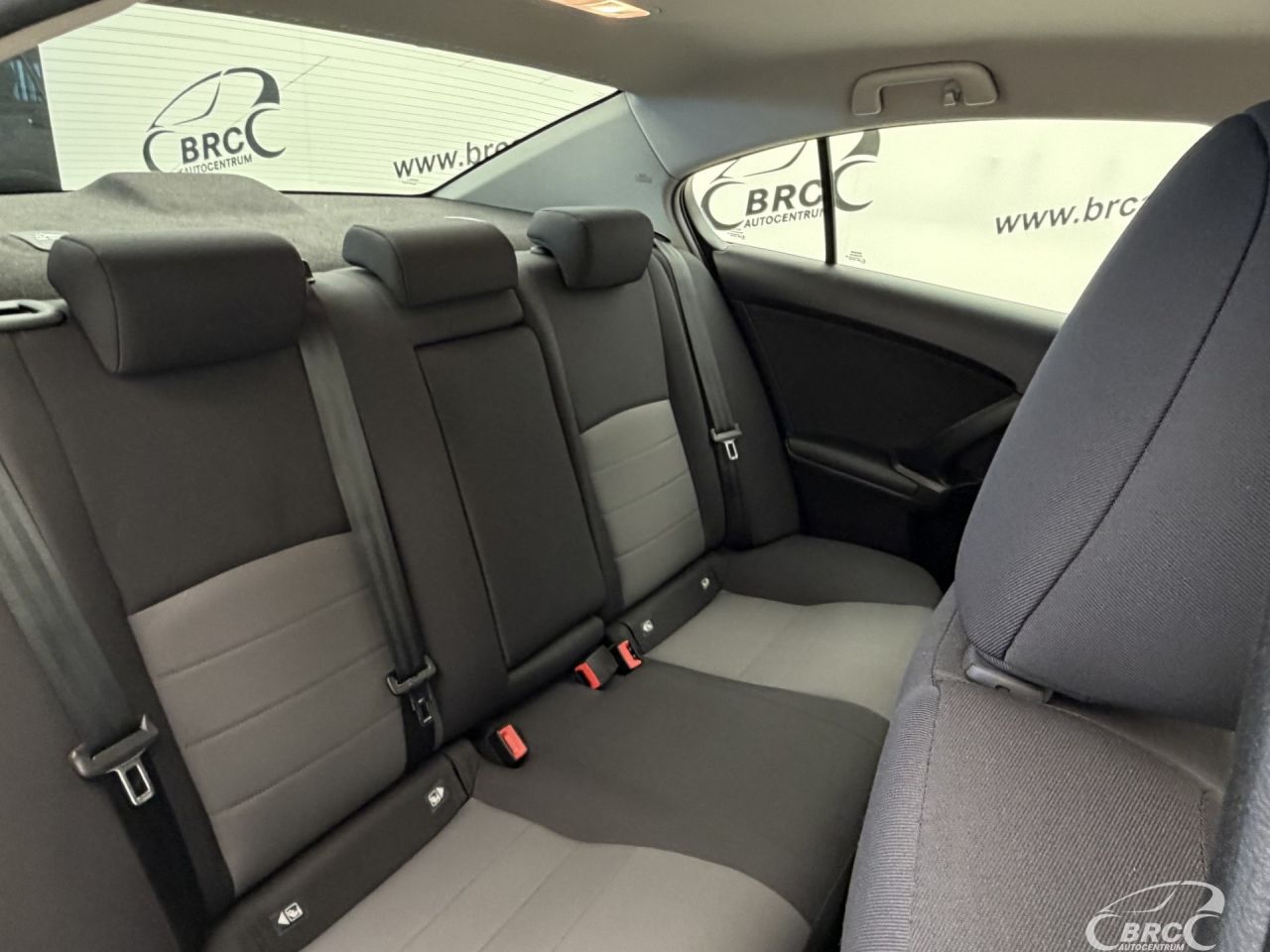 Toyota Avensis | 10