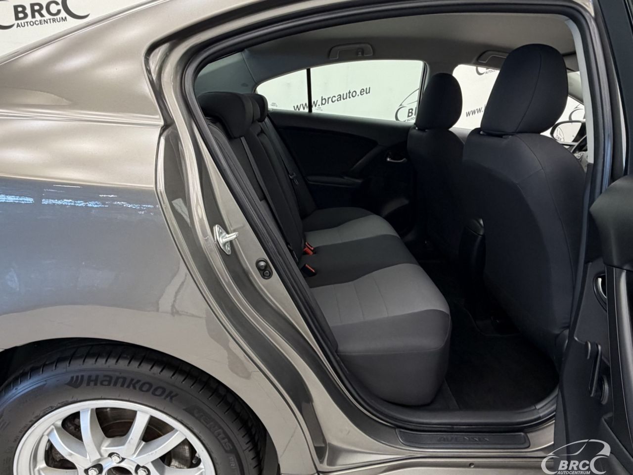 Toyota Avensis | 8