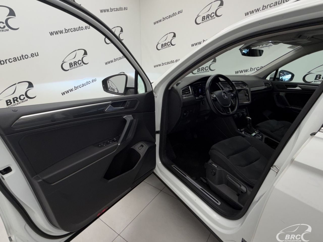 Volkswagen Tiguan | 16