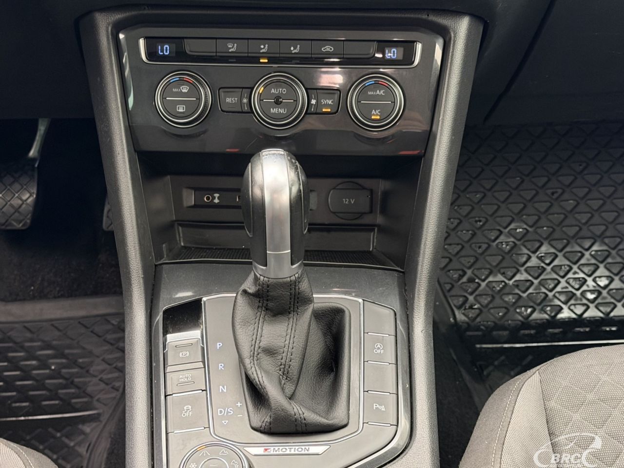 Volkswagen Tiguan | 16