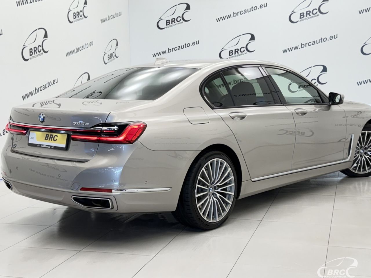 BMW 745 | 1