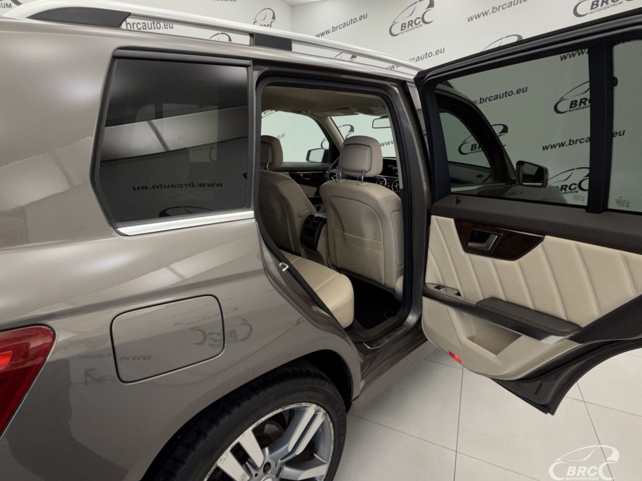 Mercedes-Benz GLK250 | 11
