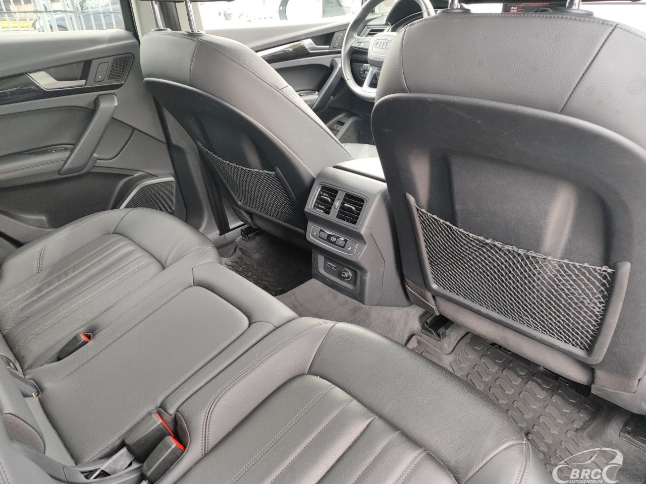 Audi Q5 | 10