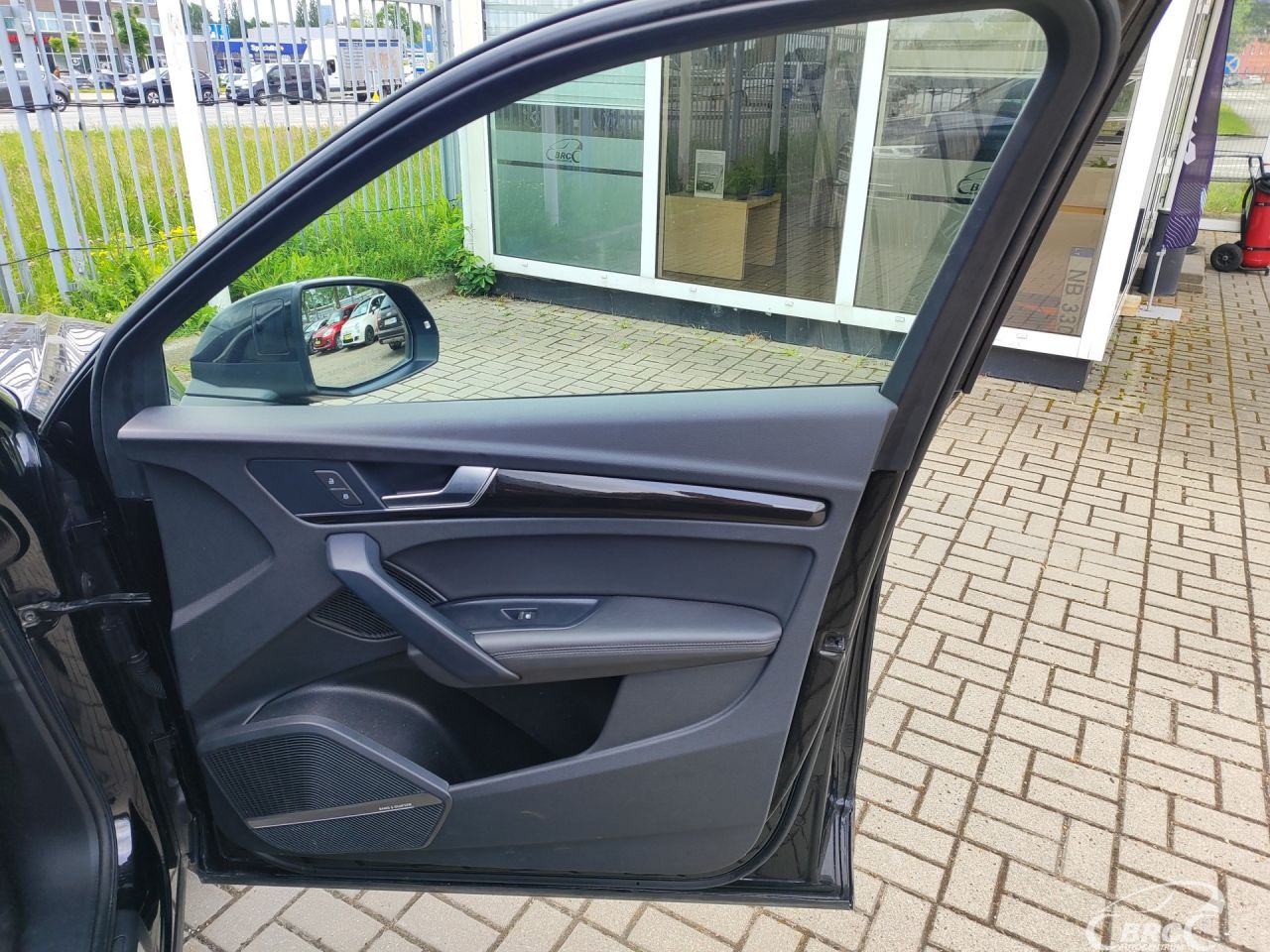 Audi Q5 | 5