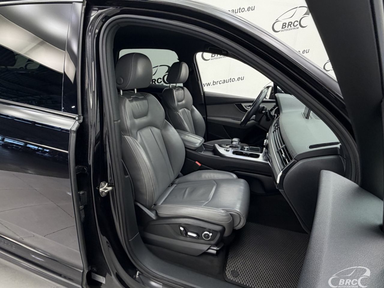 Audi Q7 | 6