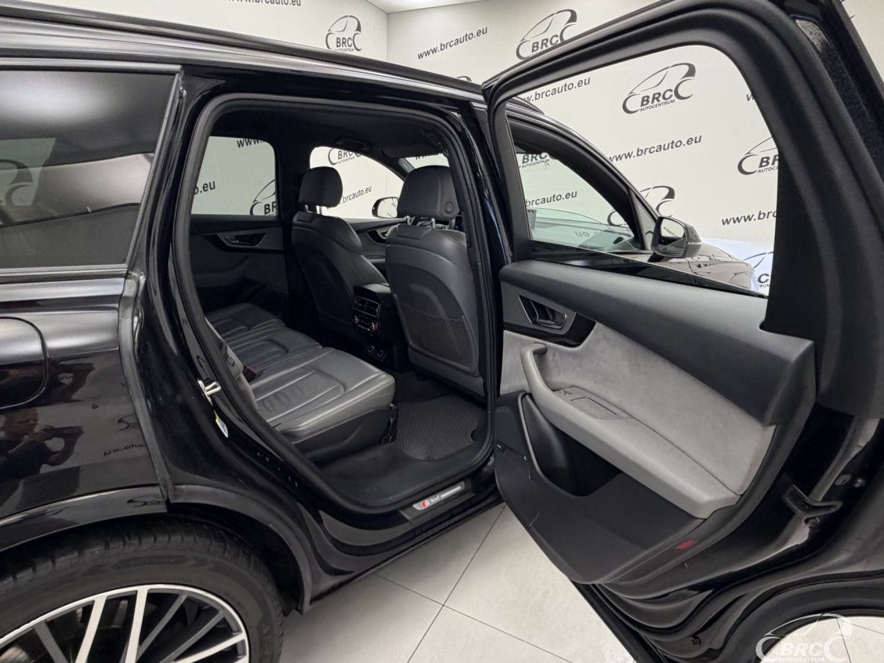 Audi Q7 | 13