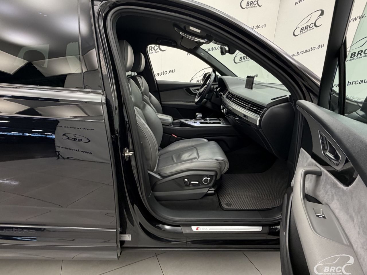 Audi Q7 | 3