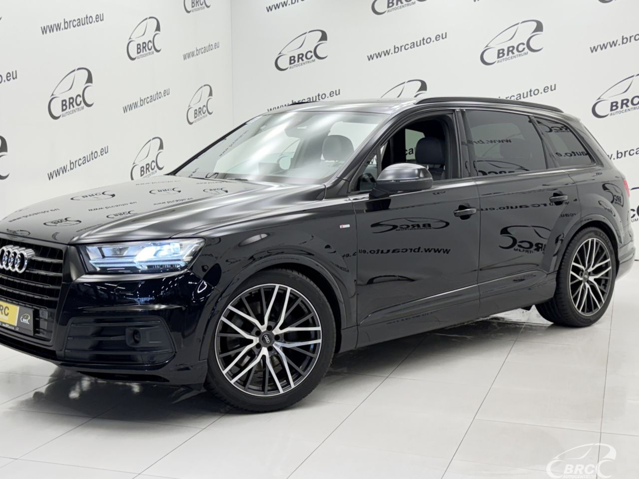Audi Q7 | 0