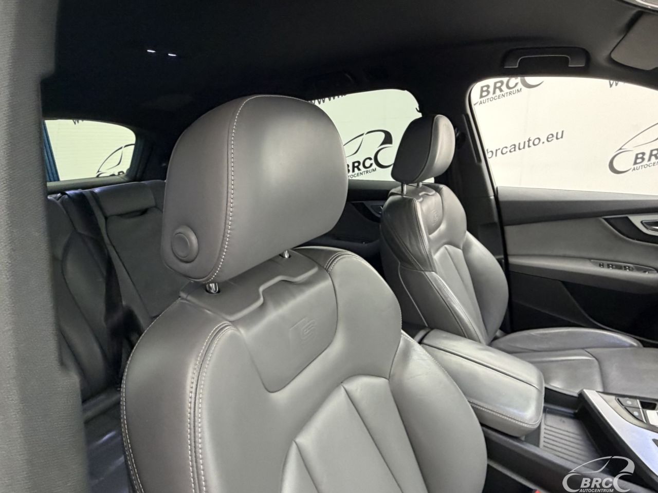 Audi Q7 | 7