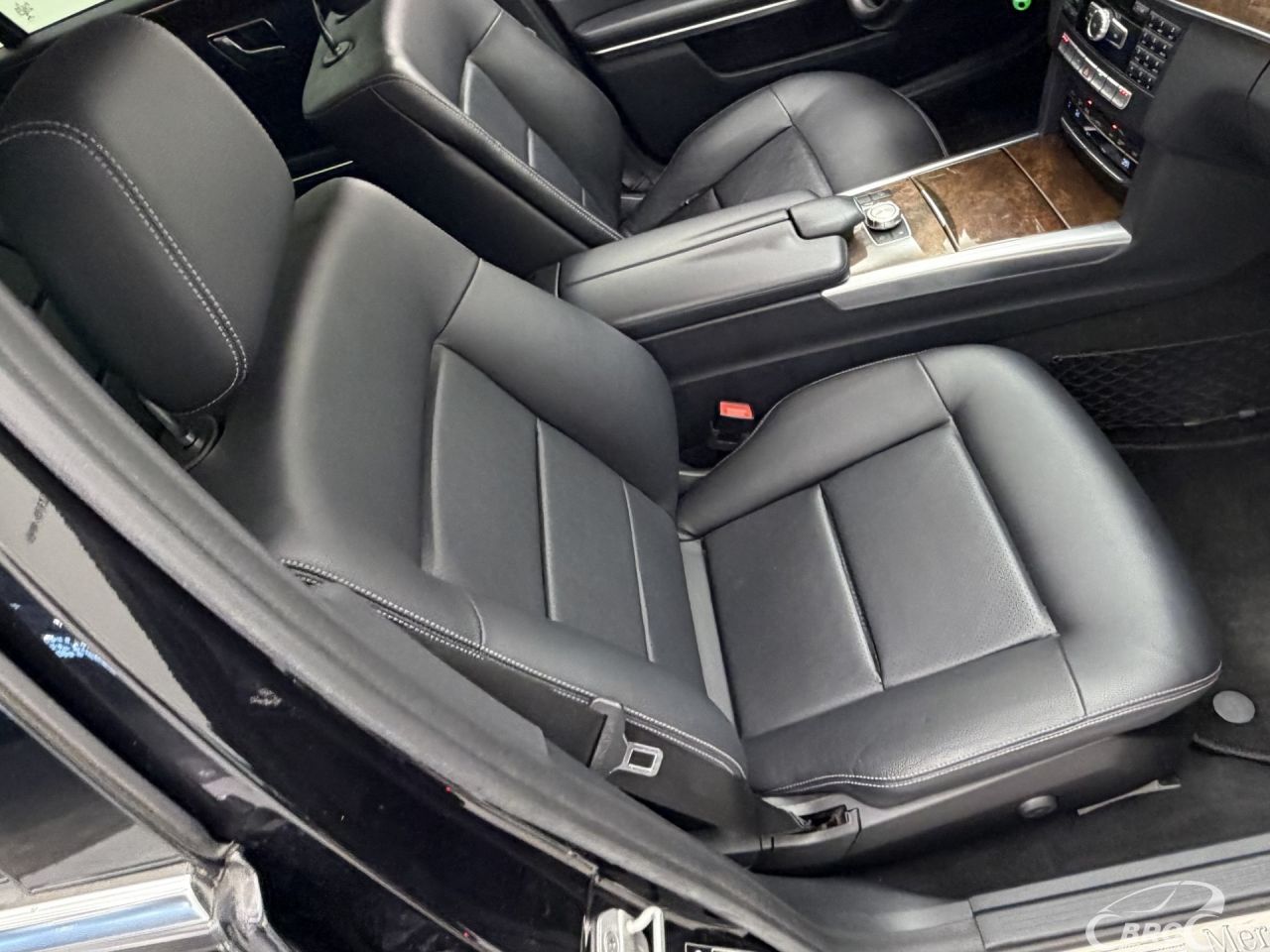 Mercedes-Benz E220 | 4
