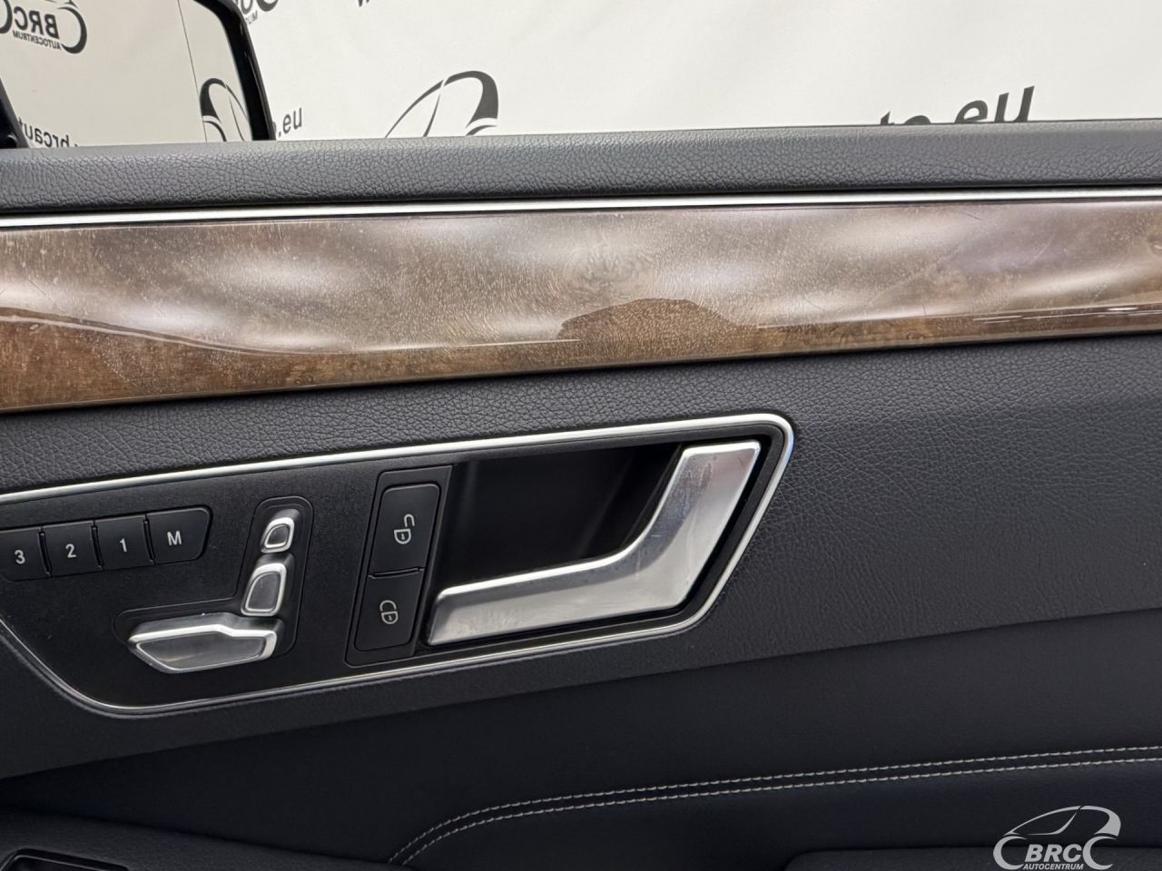 Mercedes-Benz E220 | 8