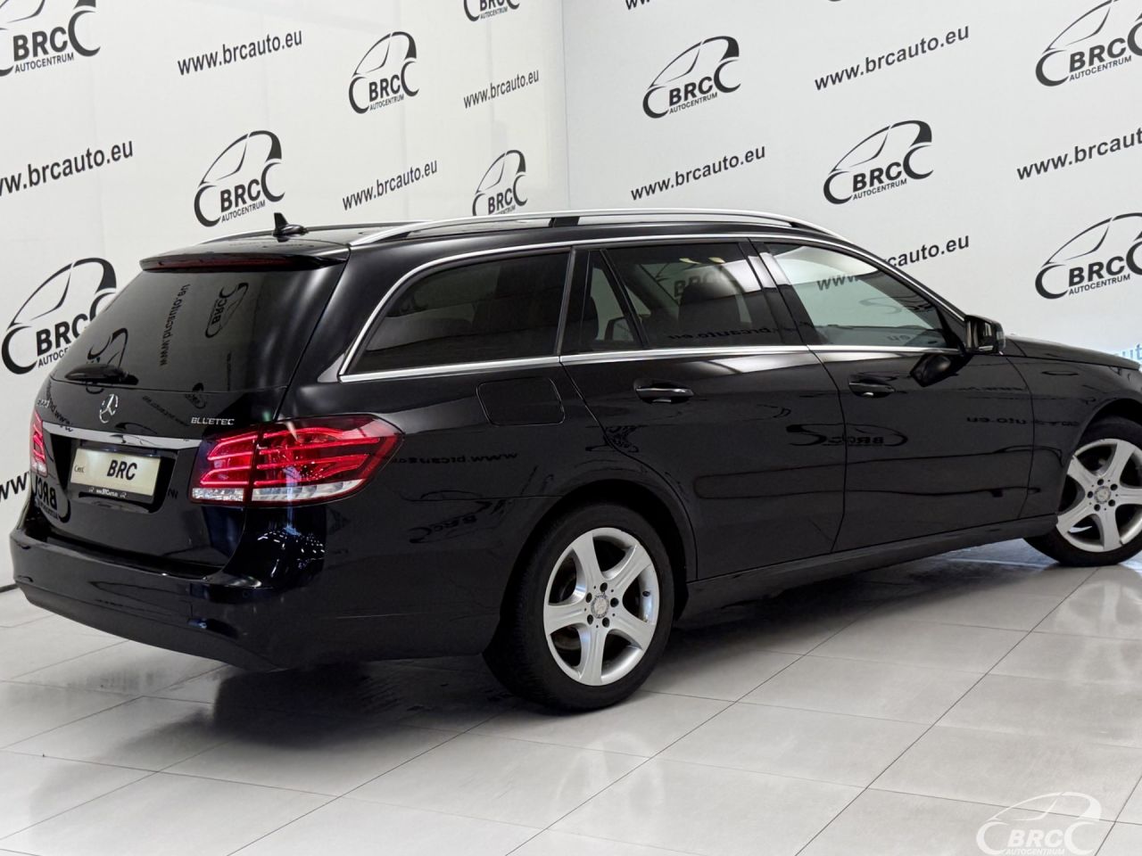Mercedes-Benz E220 | 1