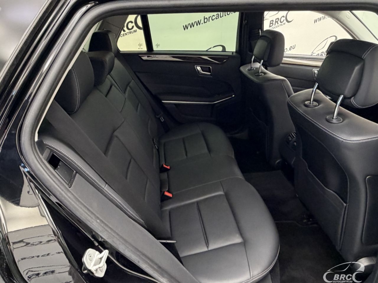Mercedes-Benz E220 | 10