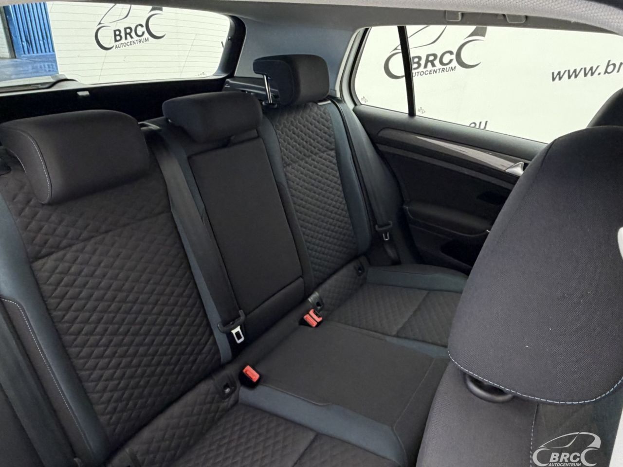 Volkswagen Golf | 10