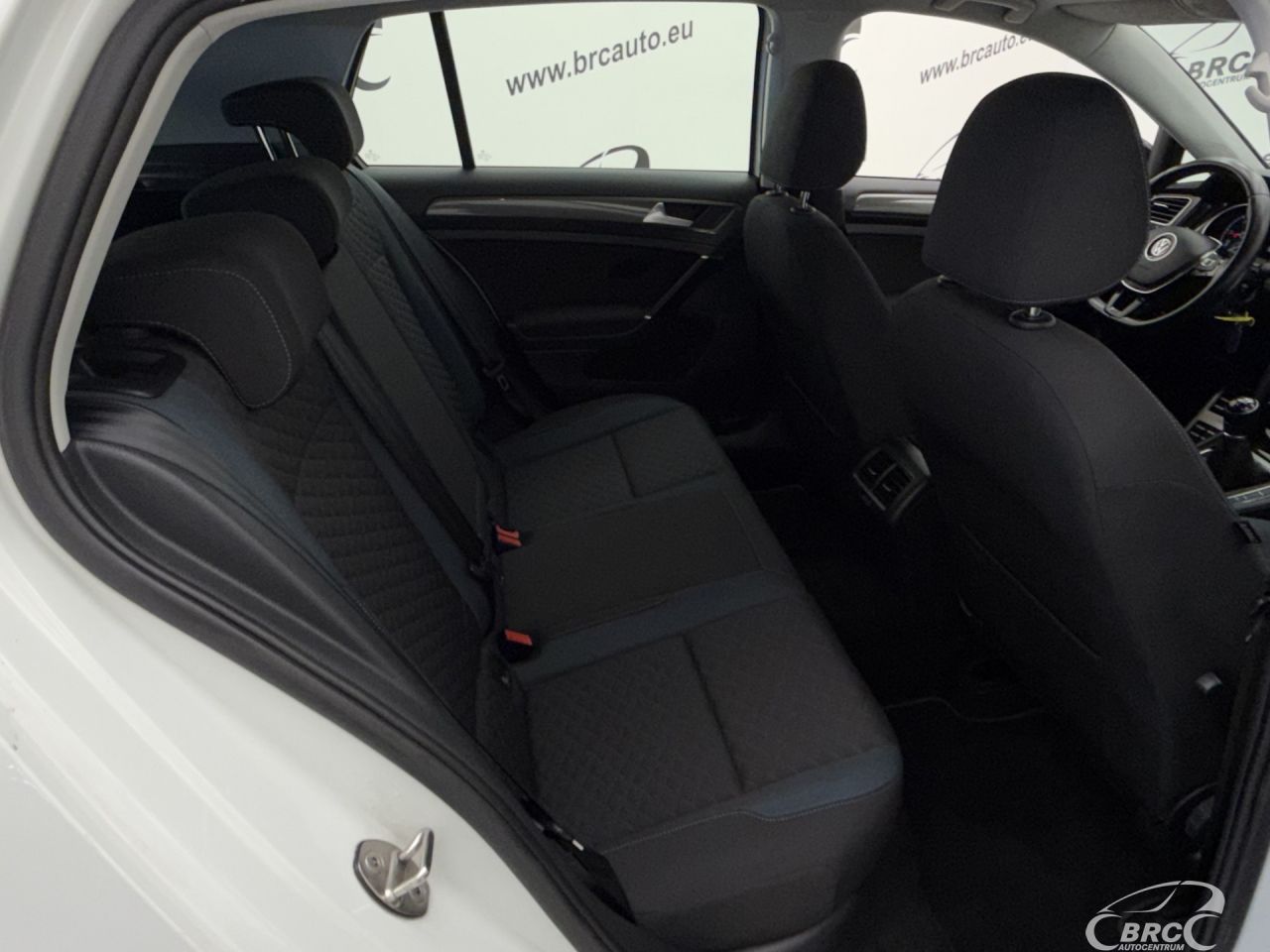 Volkswagen Golf | 9