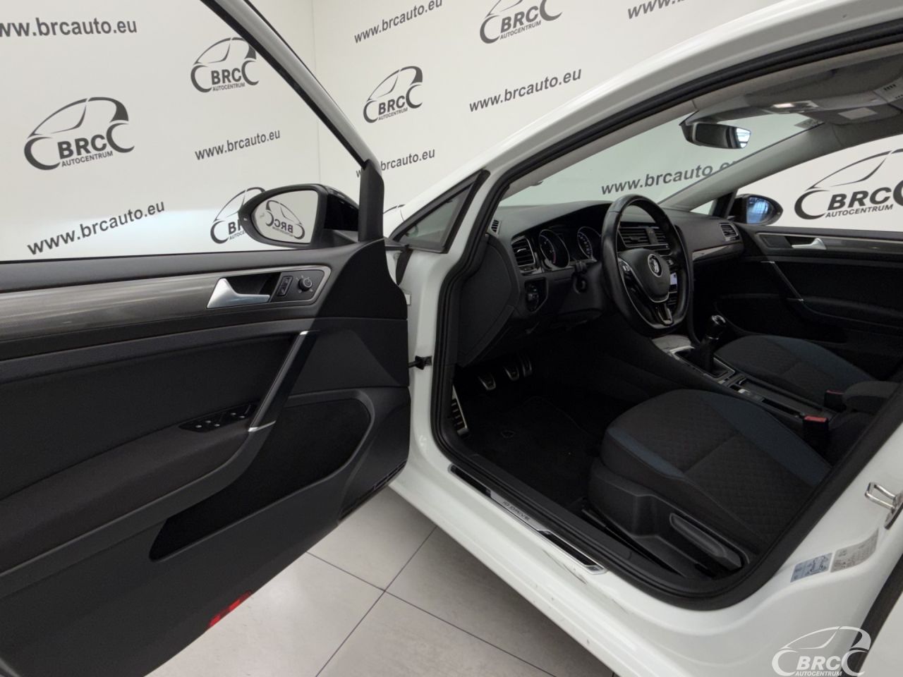 Volkswagen Golf | 17