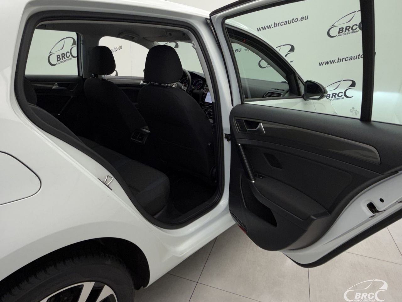 Volkswagen Golf | 11