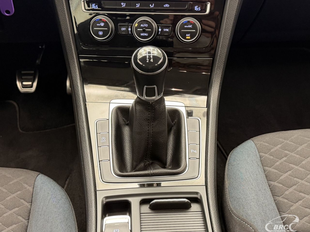 Volkswagen Golf | 16