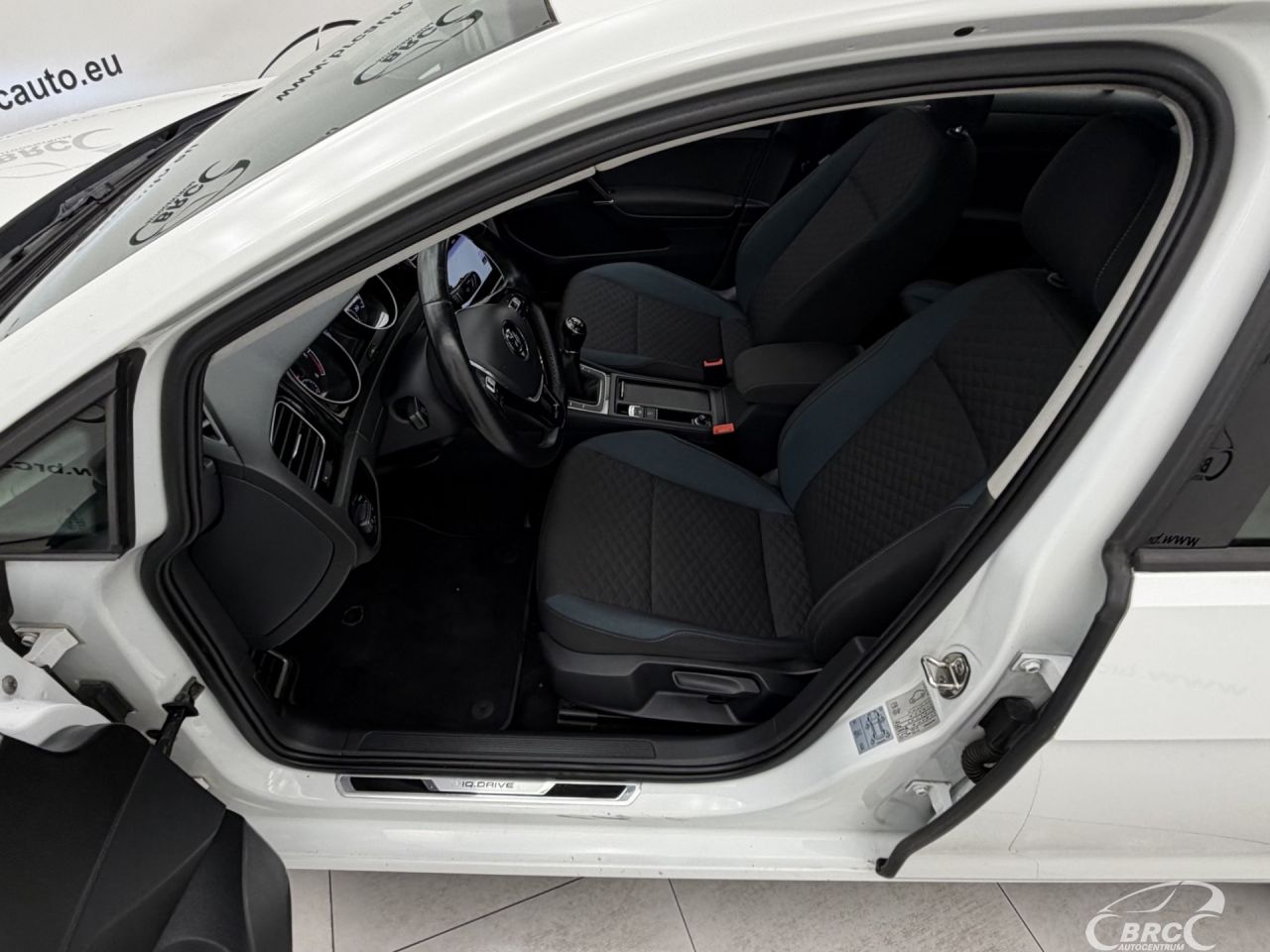 Volkswagen Golf | 19