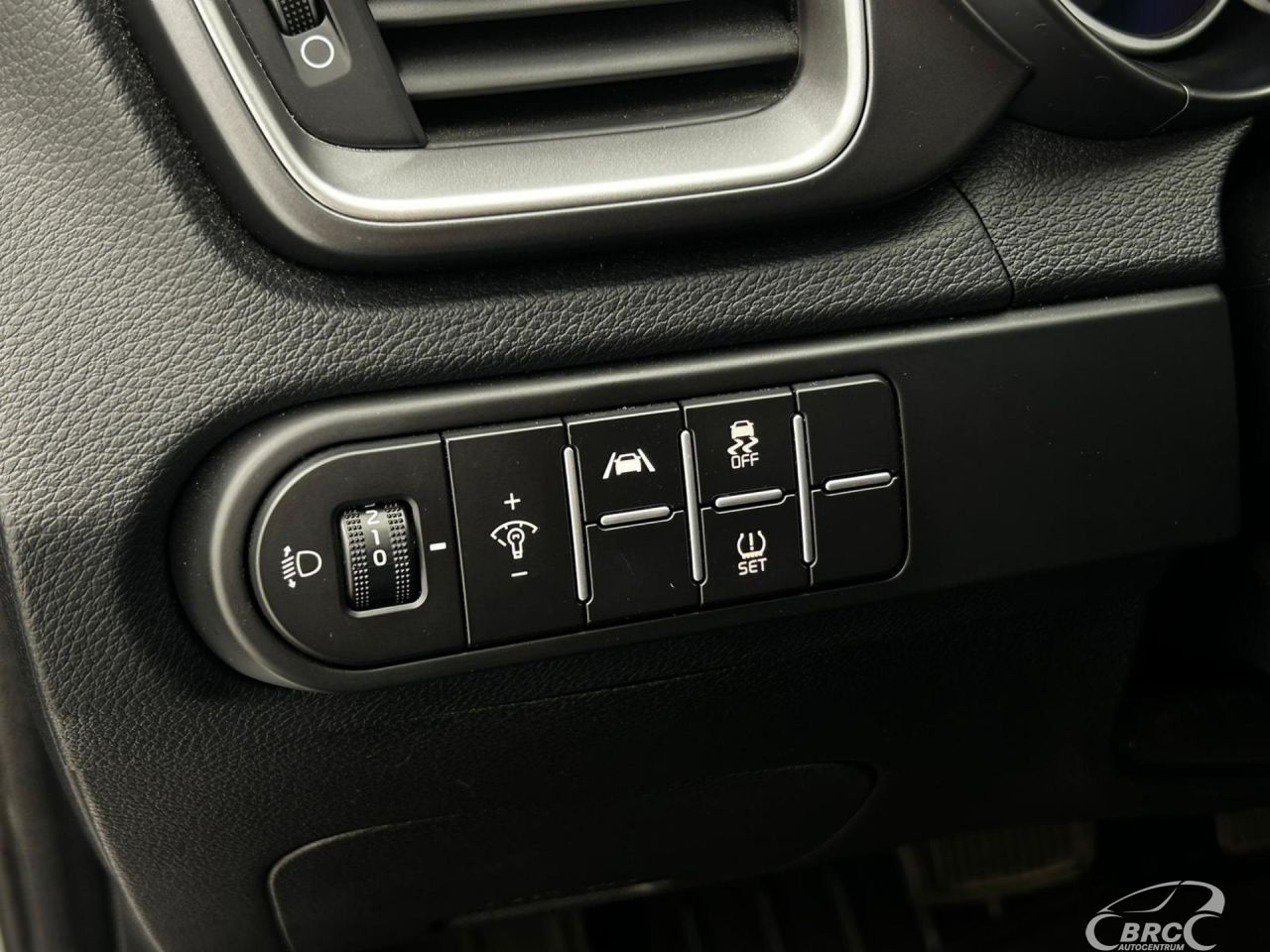 Kia Cee'd | 13