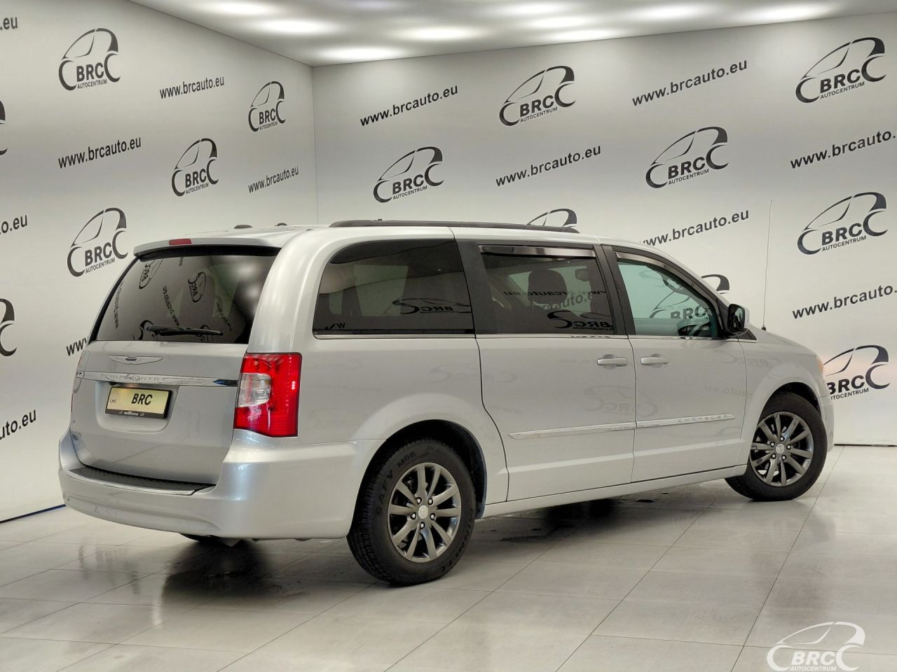 Chrysler Town & Country | 3