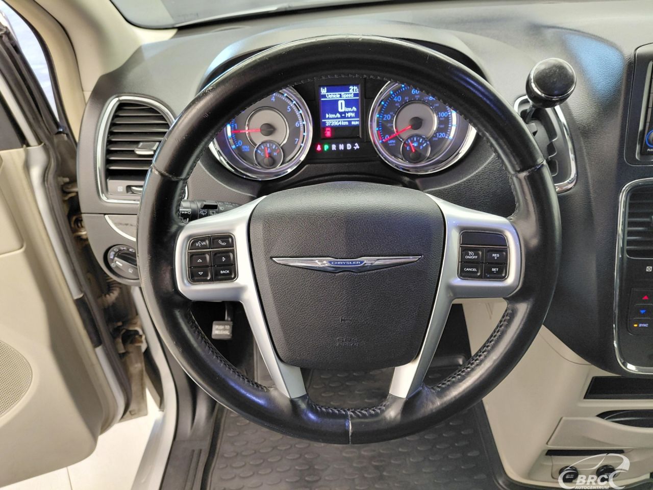 Chrysler Town & Country | 14