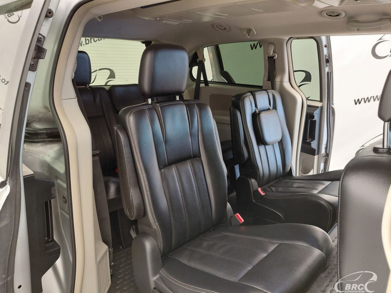 Chrysler Town & Country | 8