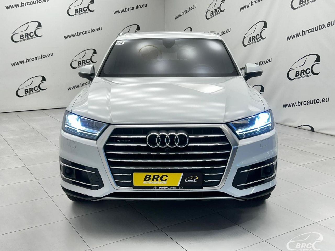Audi Q7 | 11
