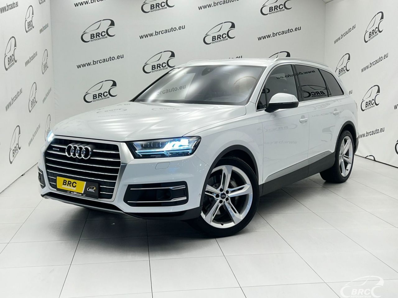 Audi Q7 | 0