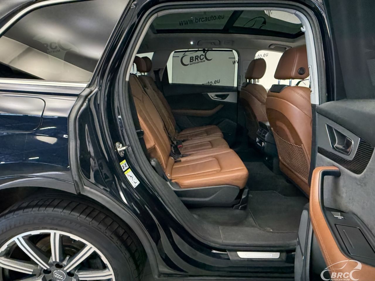 Audi Q7 | 9