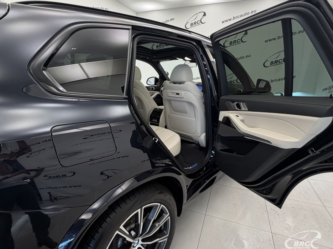 BMW X5 | 12