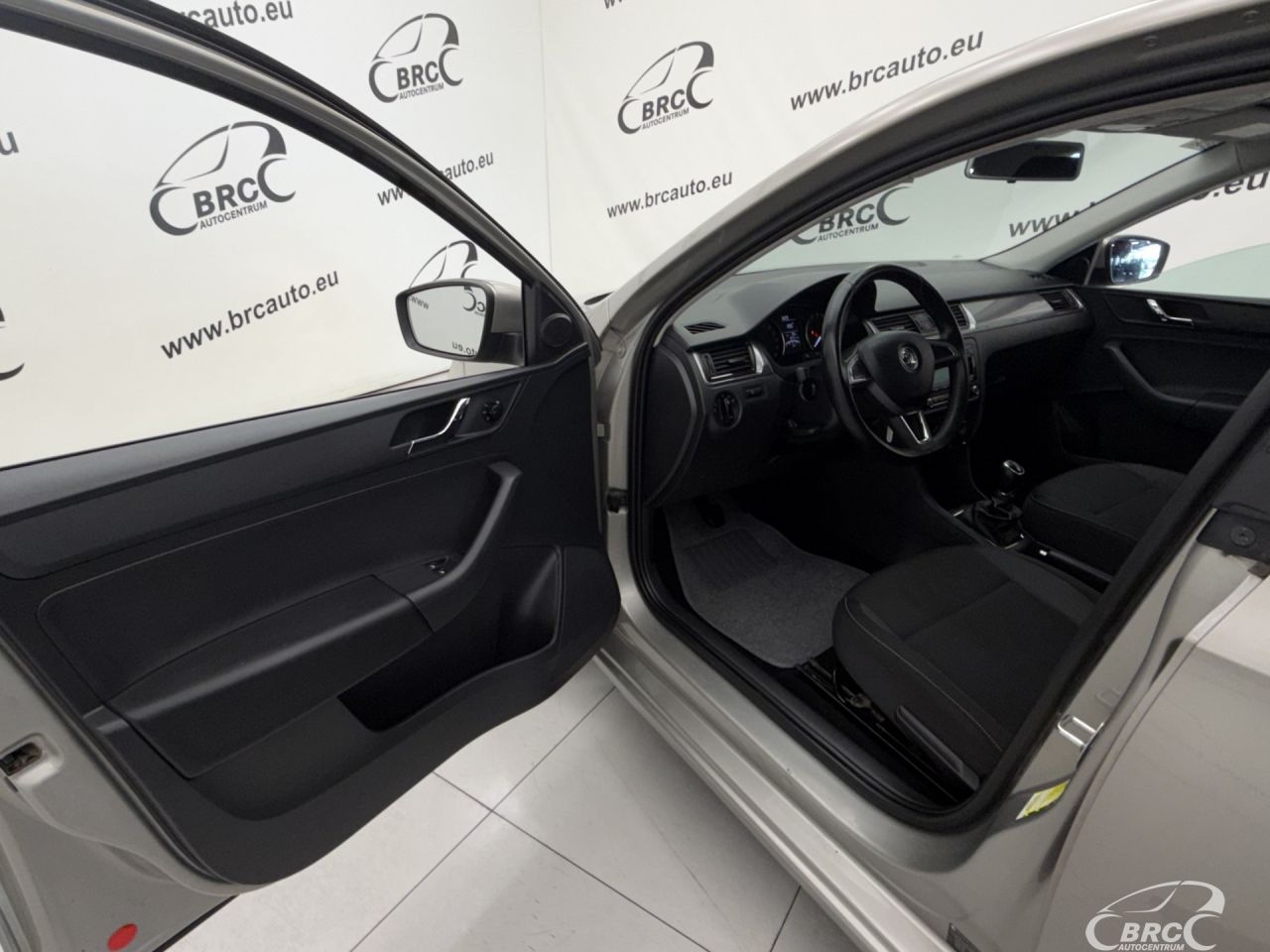 Skoda Rapid | 17