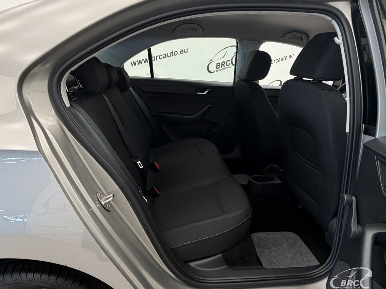 Skoda Rapid | 8