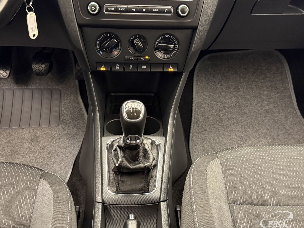 Skoda Rapid | 16