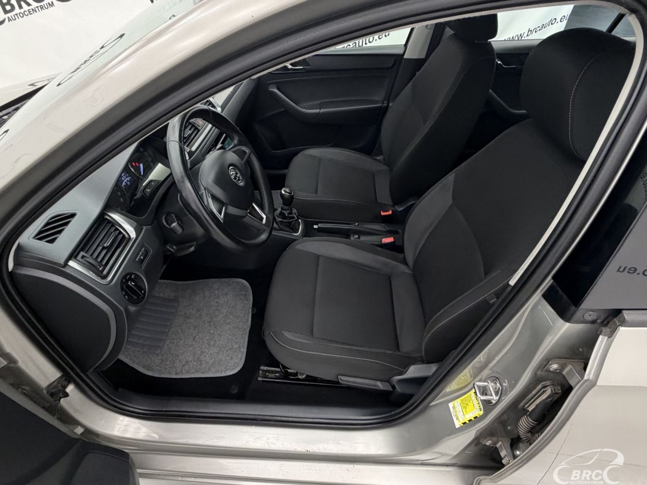 Skoda Rapid | 19