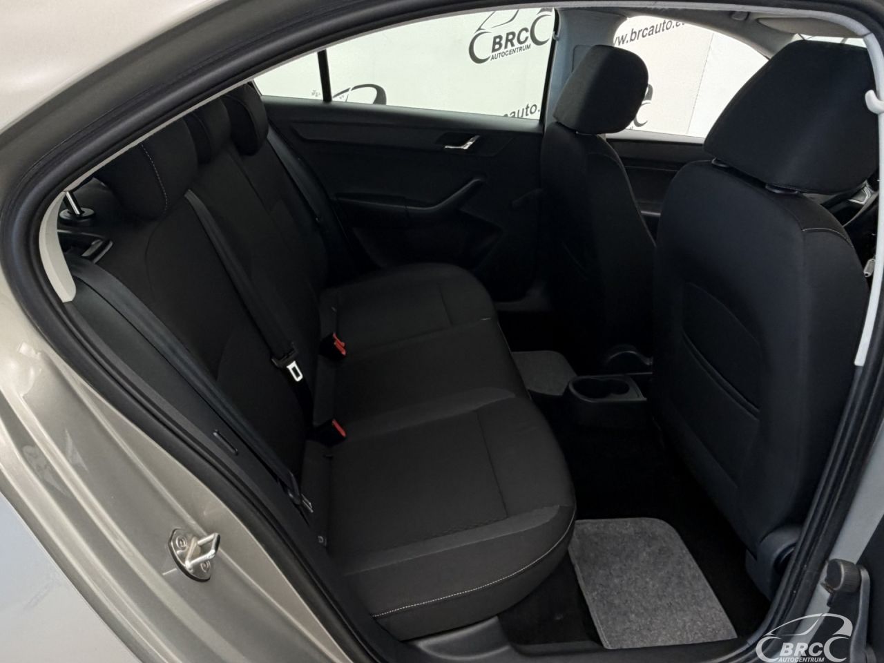 Skoda Rapid | 9