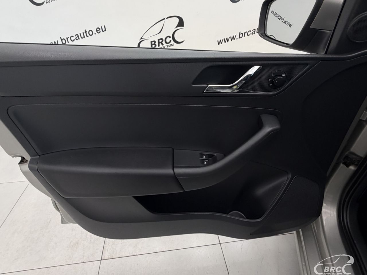 Skoda Rapid | 18