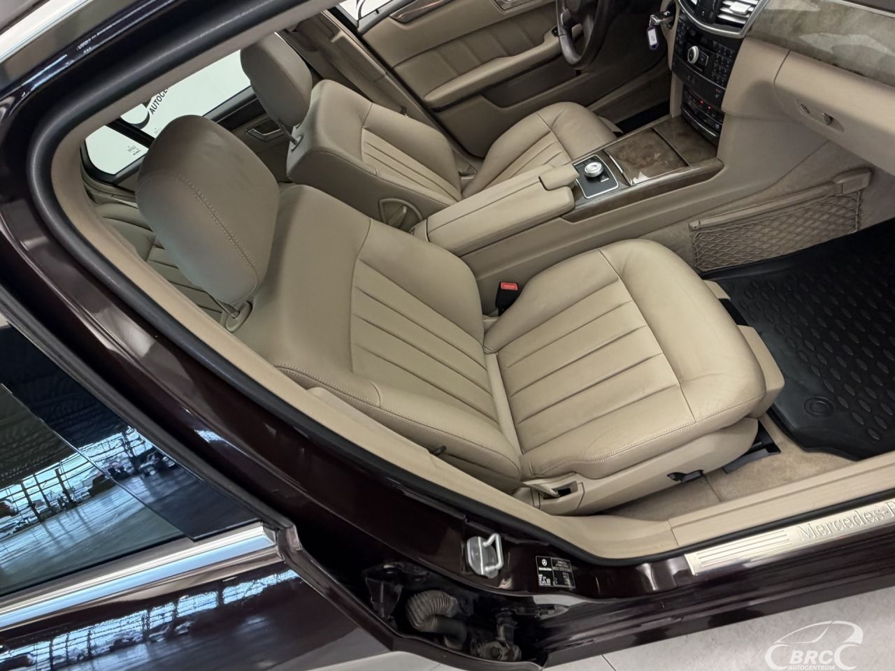 Mercedes-Benz E350 | 4