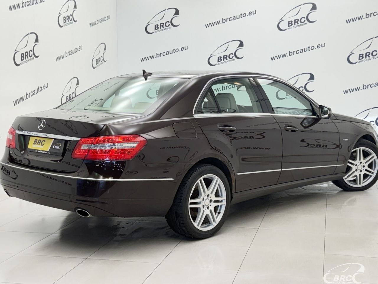 Mercedes-Benz E350 | 1